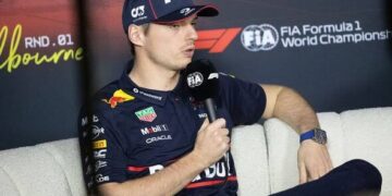 “Lopeta Kimi Räikkösen kutsuminen ‘kulttisankariksi’, hän oli yksinkertaisesti parempi kuin puolet hänen jälkeensä tulleista mestareista” ~ Max Verstappen paljastaa toisen puolensa