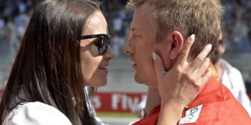 Breaking: Kimi Räikkönen salaa isäksi lapsen vuosia sitten – Minttu seisoo hänen rinnallaan, kun pariskunta tekee julkisuuden tunteellisen lausunnon